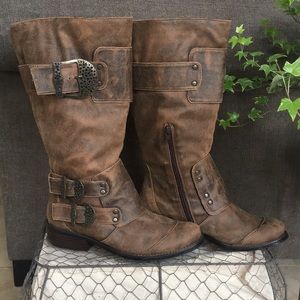Two Lips, Slouchy Boots, Brown